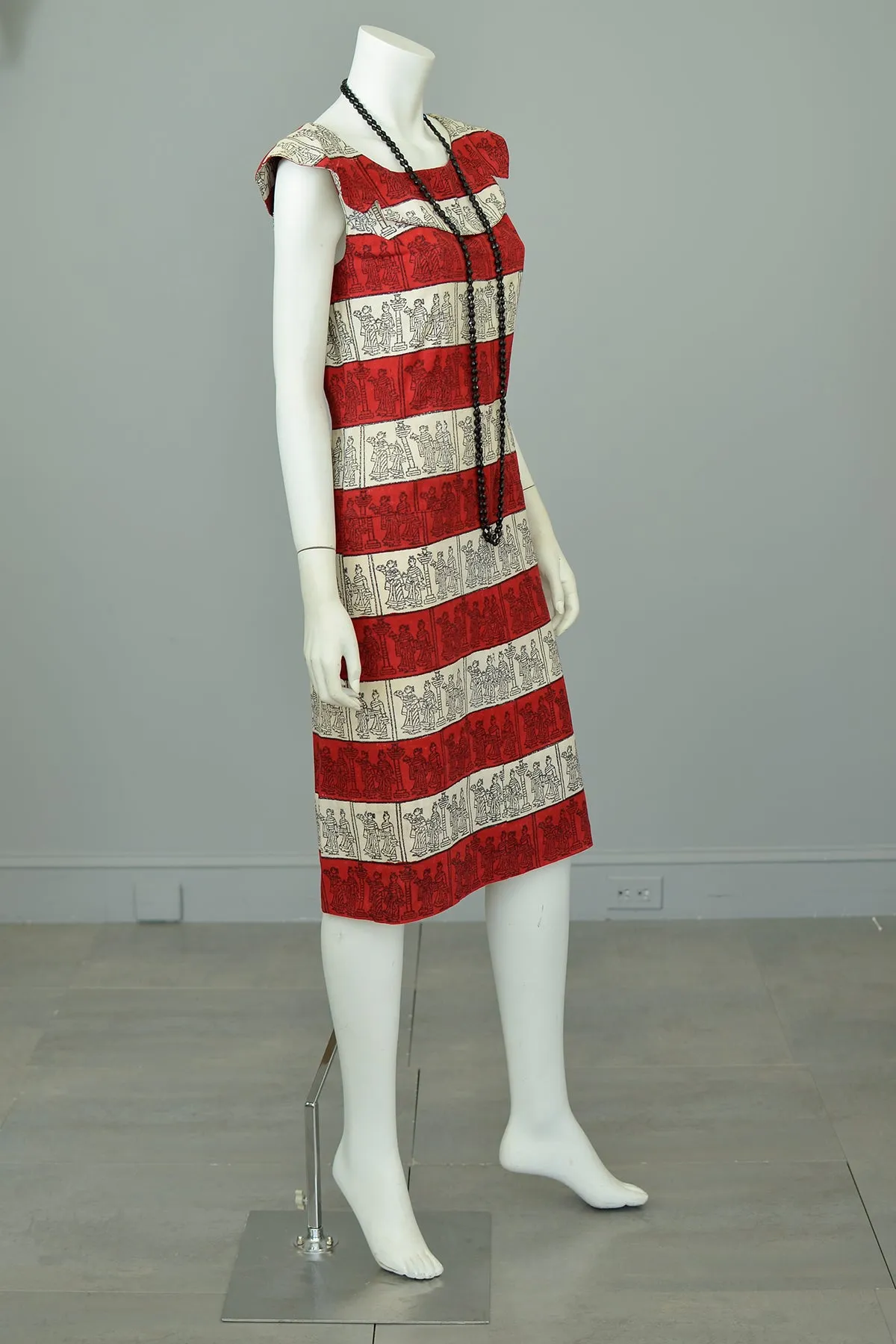 1960s Vintage Shift Dress with 40s Egyptian Revival Novelty Print