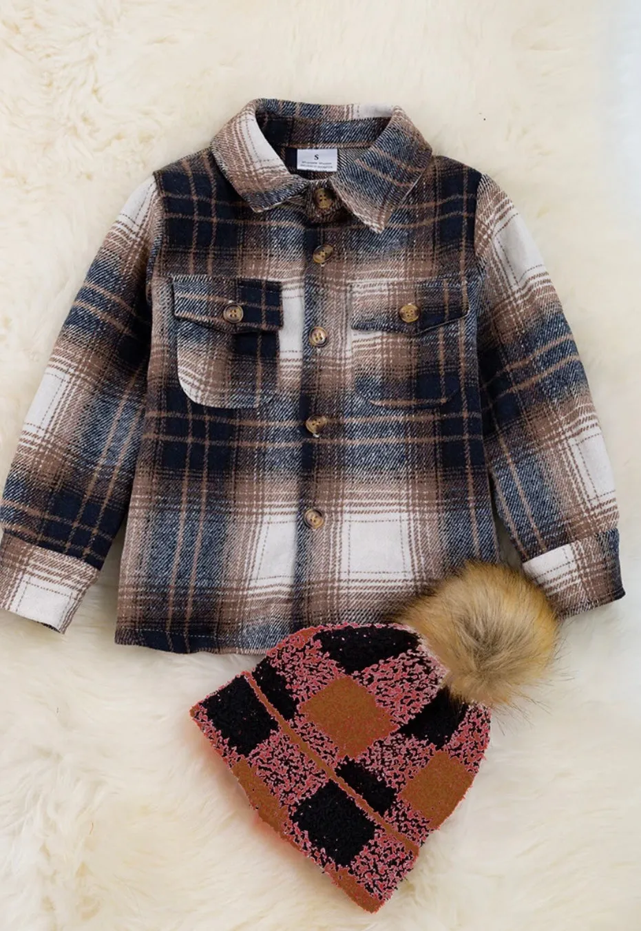 BROWN/BLACK PLAID SHACKET WITH FRONT POCKETS.