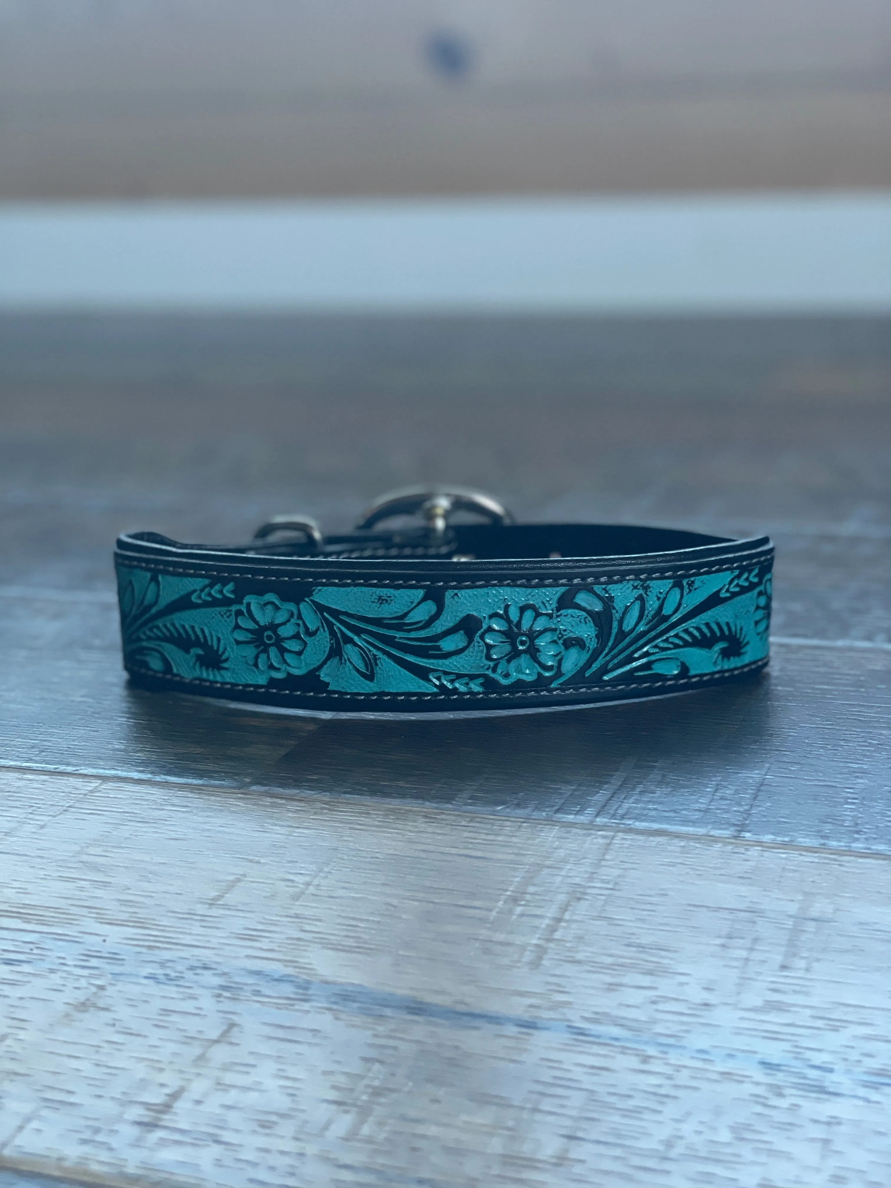 TEAL DAISY HAND-TOOLED PADDED LEATHER DOG COLLAR